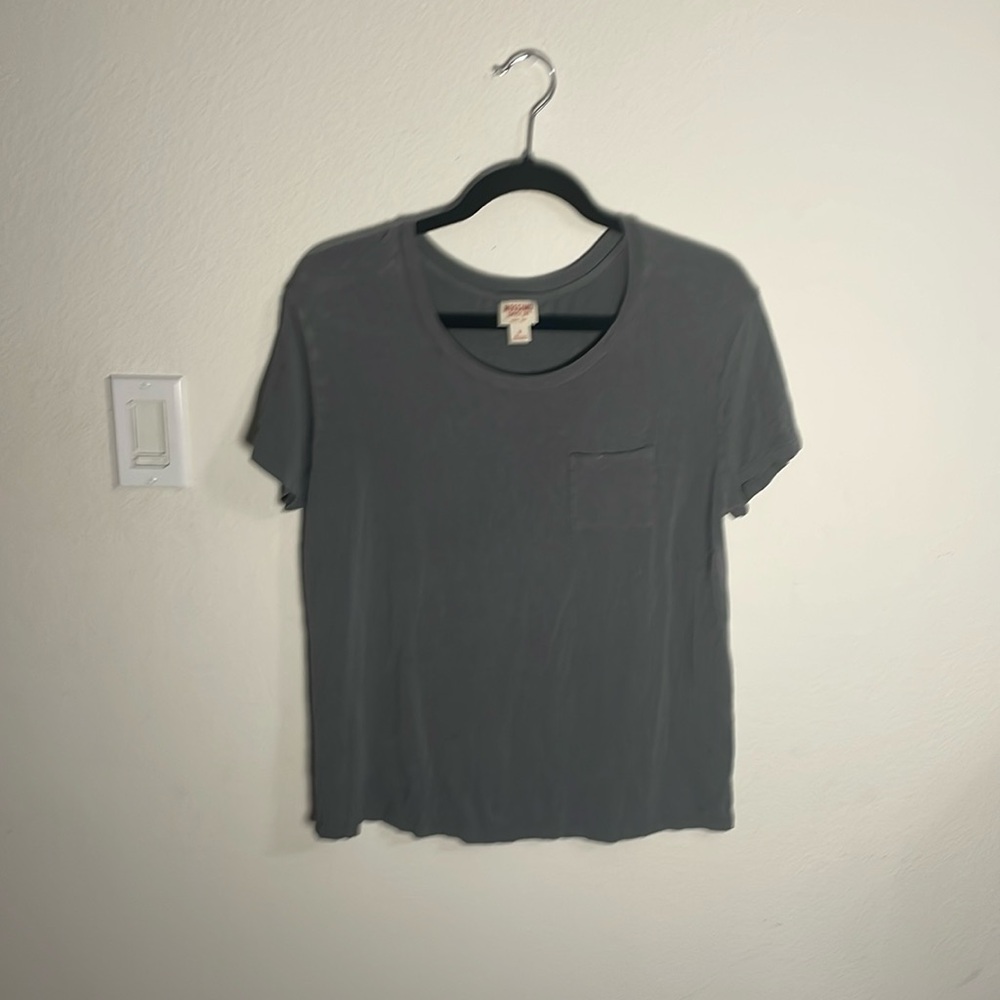 Light gray T-shirt